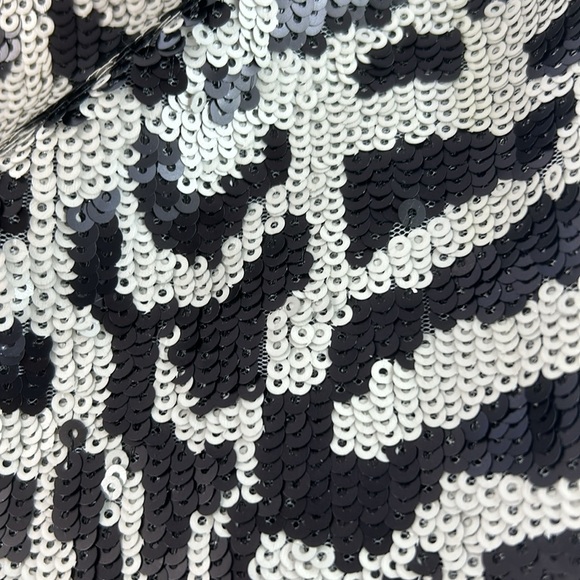 The Limited NWT Black & White Sequin Skirt Sz 2 - Picture 12 of 12
